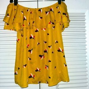 NWOT Xhilaration Off-the-Shoulder Open-Back Yellow Flowing Blouse